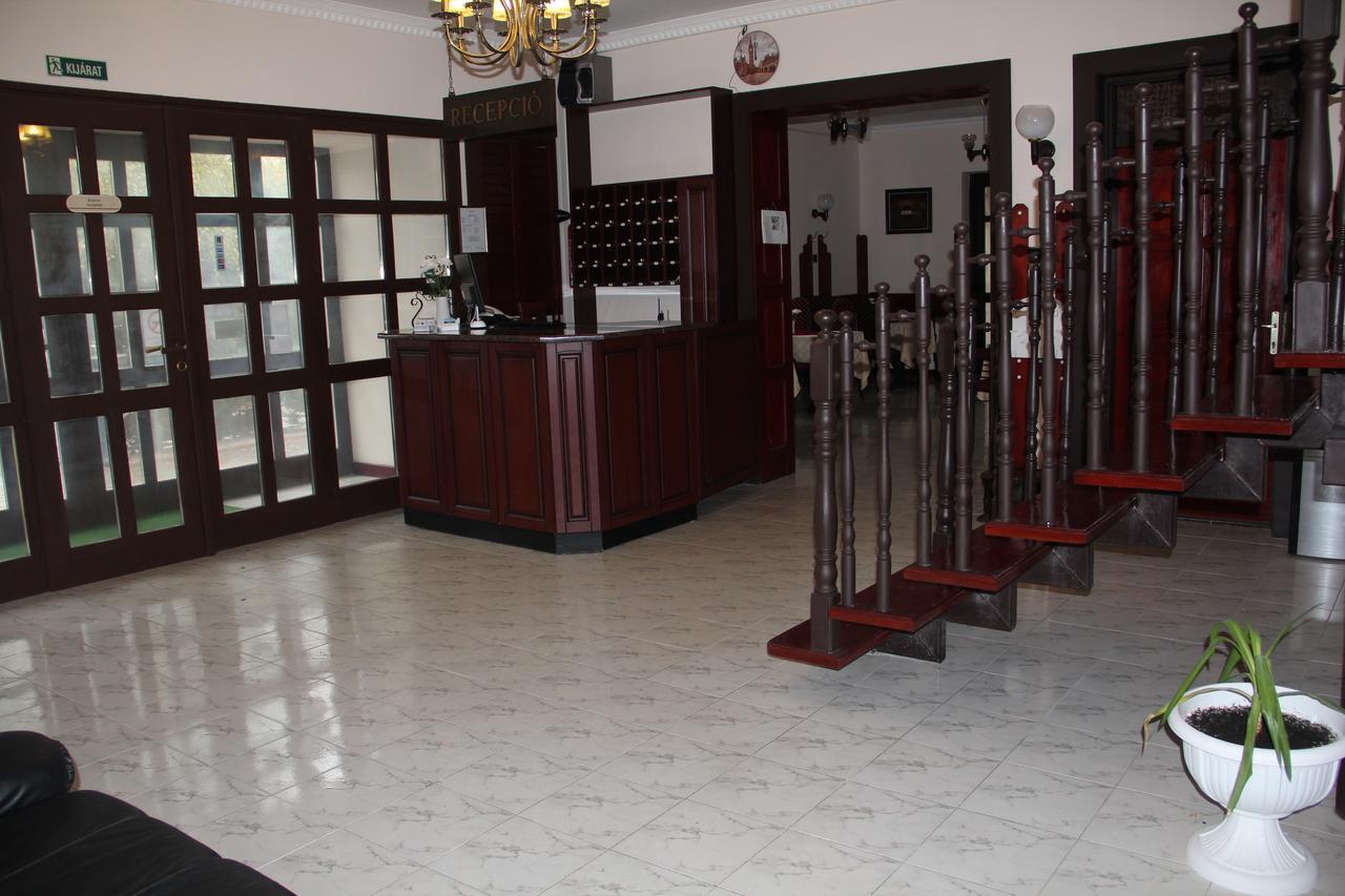 Karikas Hotel Hajdúszoboszló Extérieur photo