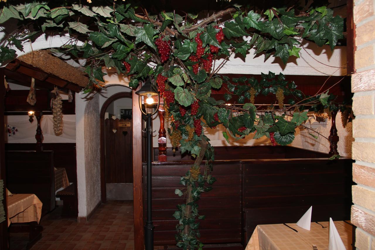 Karikas Hotel Hajdúszoboszló Extérieur photo